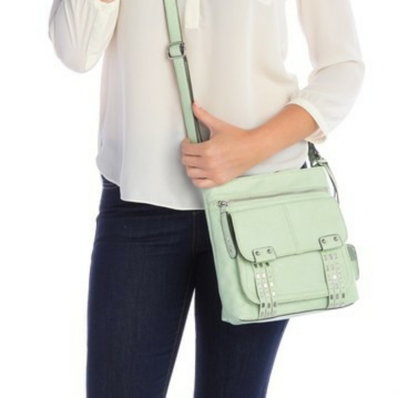 Jessica Simpson Handbags - NWT Jessica Simpson Chelsea Flap Crossbody Bag